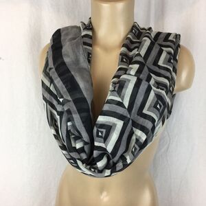 ❤️ Black Gray & White Geometric Print Rectangular Infinity Scarve Scarf